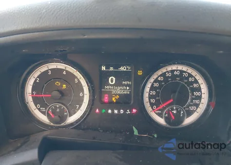 2018 Ram 1500 Express 4X2 6'4 Box из США, поврежденный, VIN 1C6RR6FT0JS211343